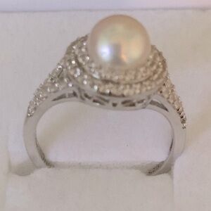 Sterling silver fresh water pearl White Sapphire Ring size 8